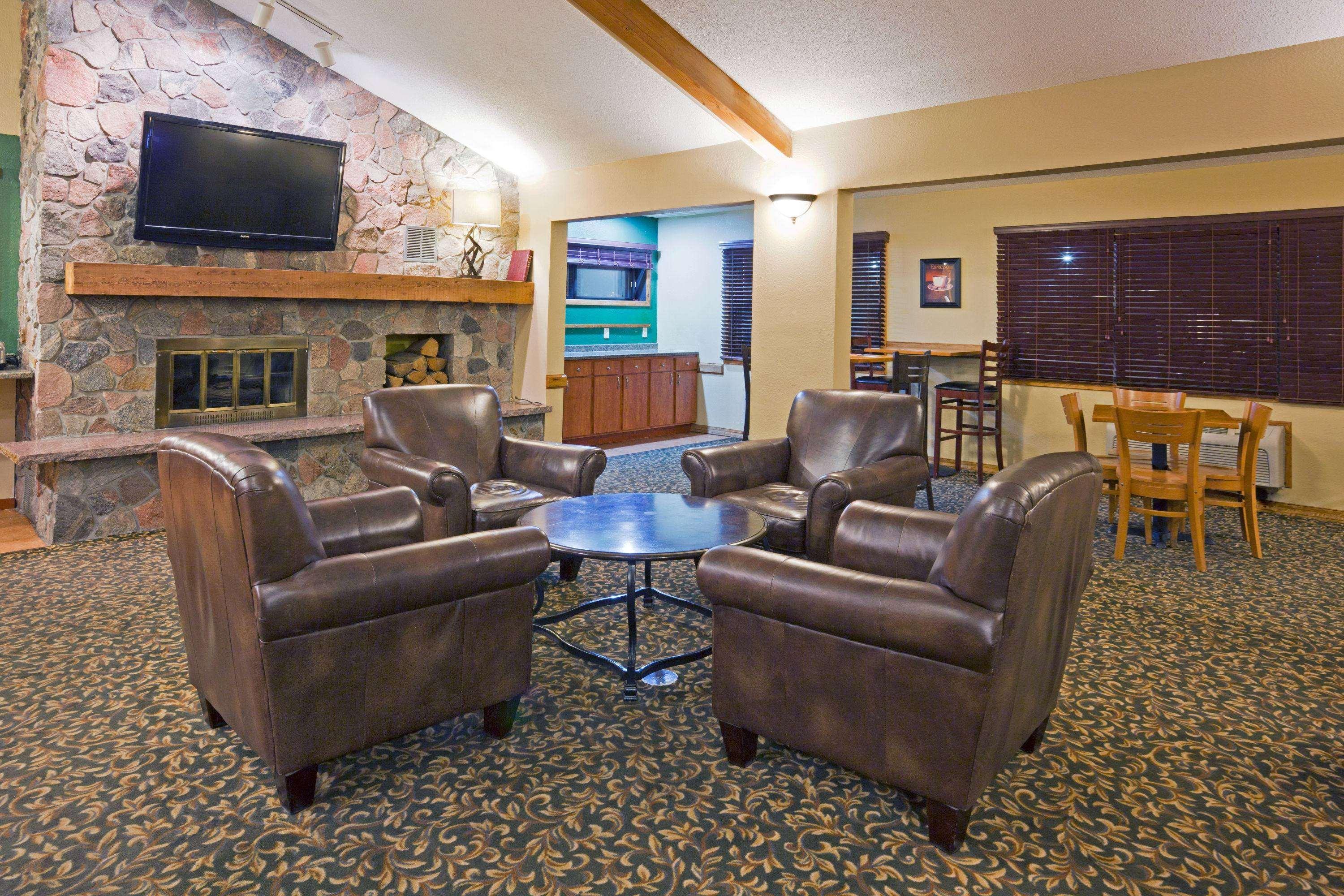 Americinn By Wyndham Fargo West Acres Exteriör bild