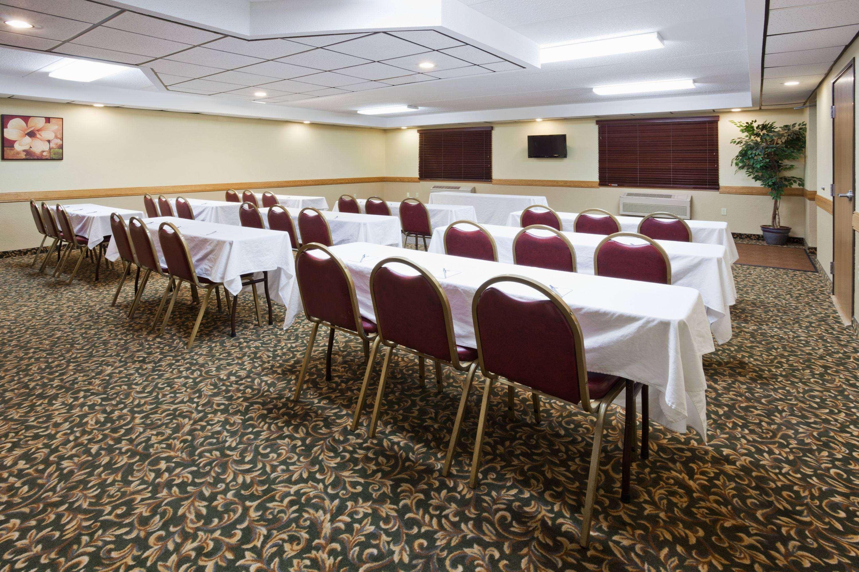 Americinn By Wyndham Fargo West Acres Exteriör bild
