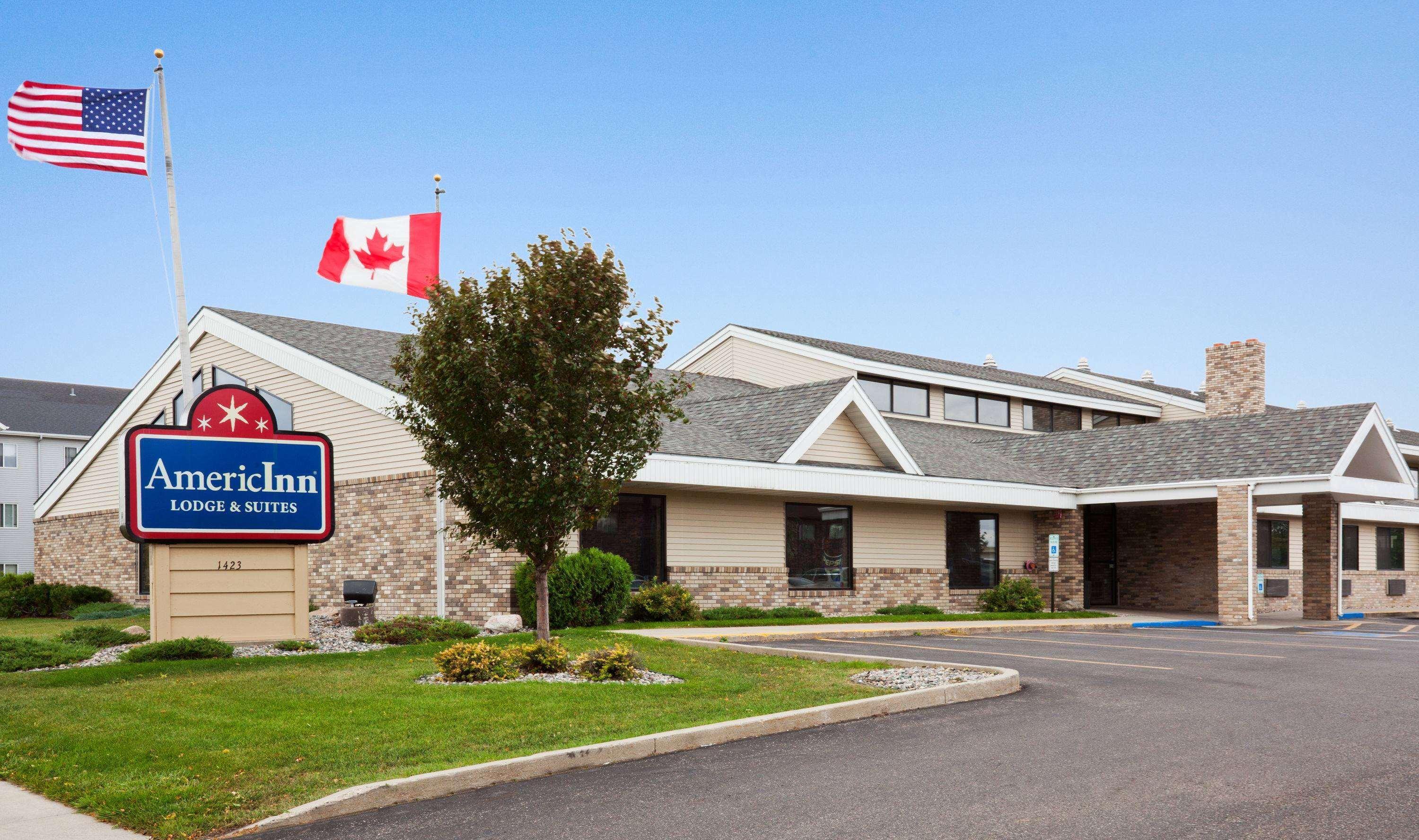 Americinn By Wyndham Fargo West Acres Exteriör bild