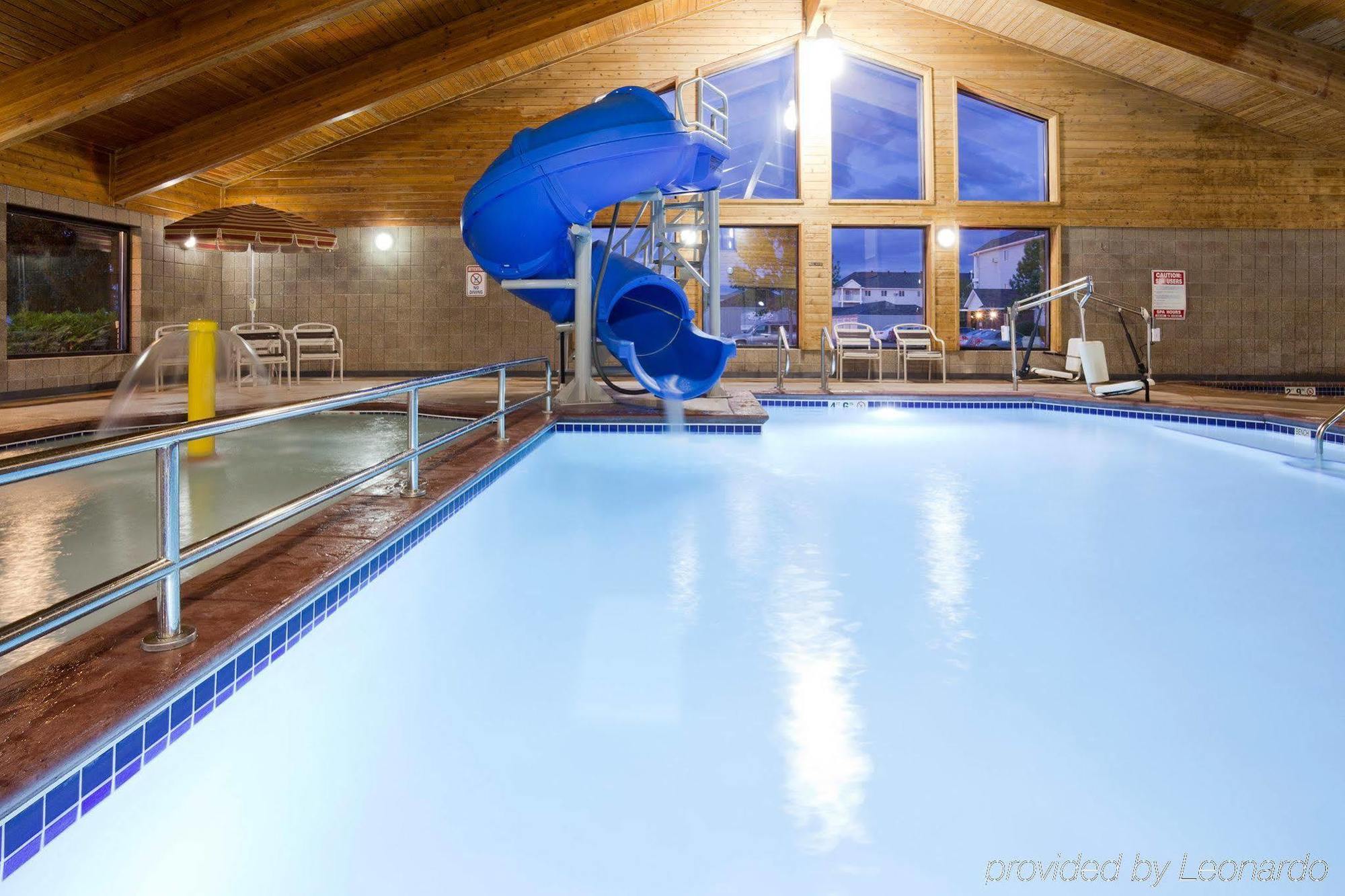 Americinn By Wyndham Fargo West Acres Exteriör bild
